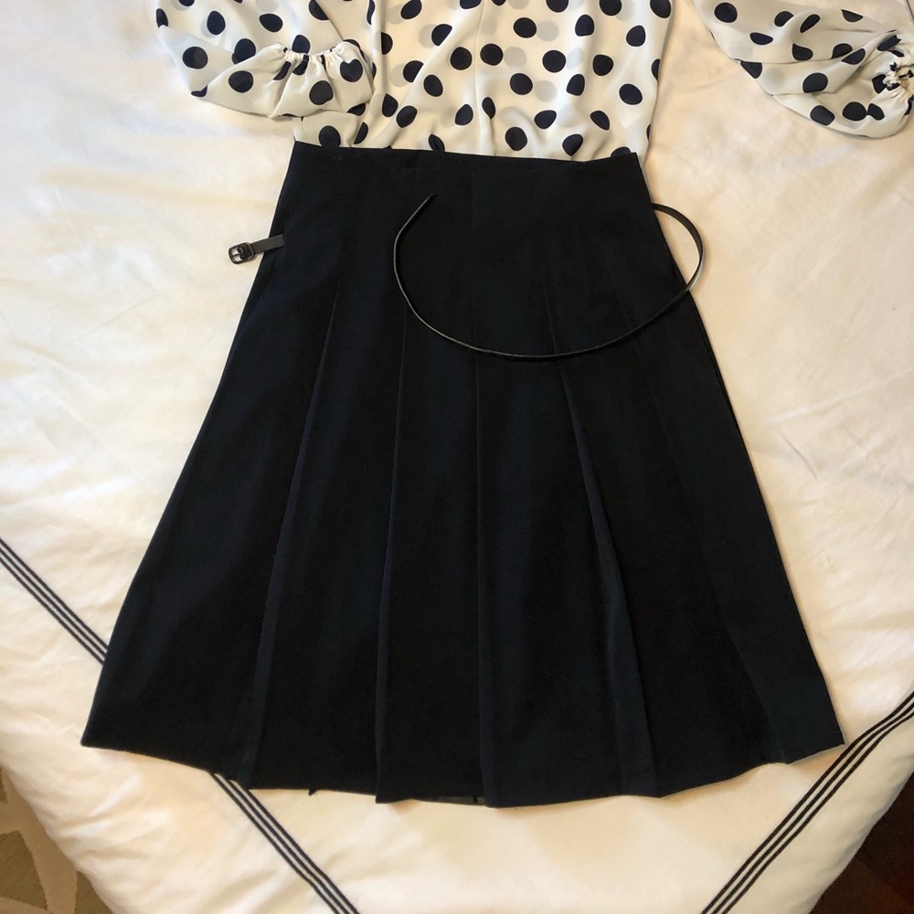 Burberry navy wrap around skirt with belt - Picture 2 of 3